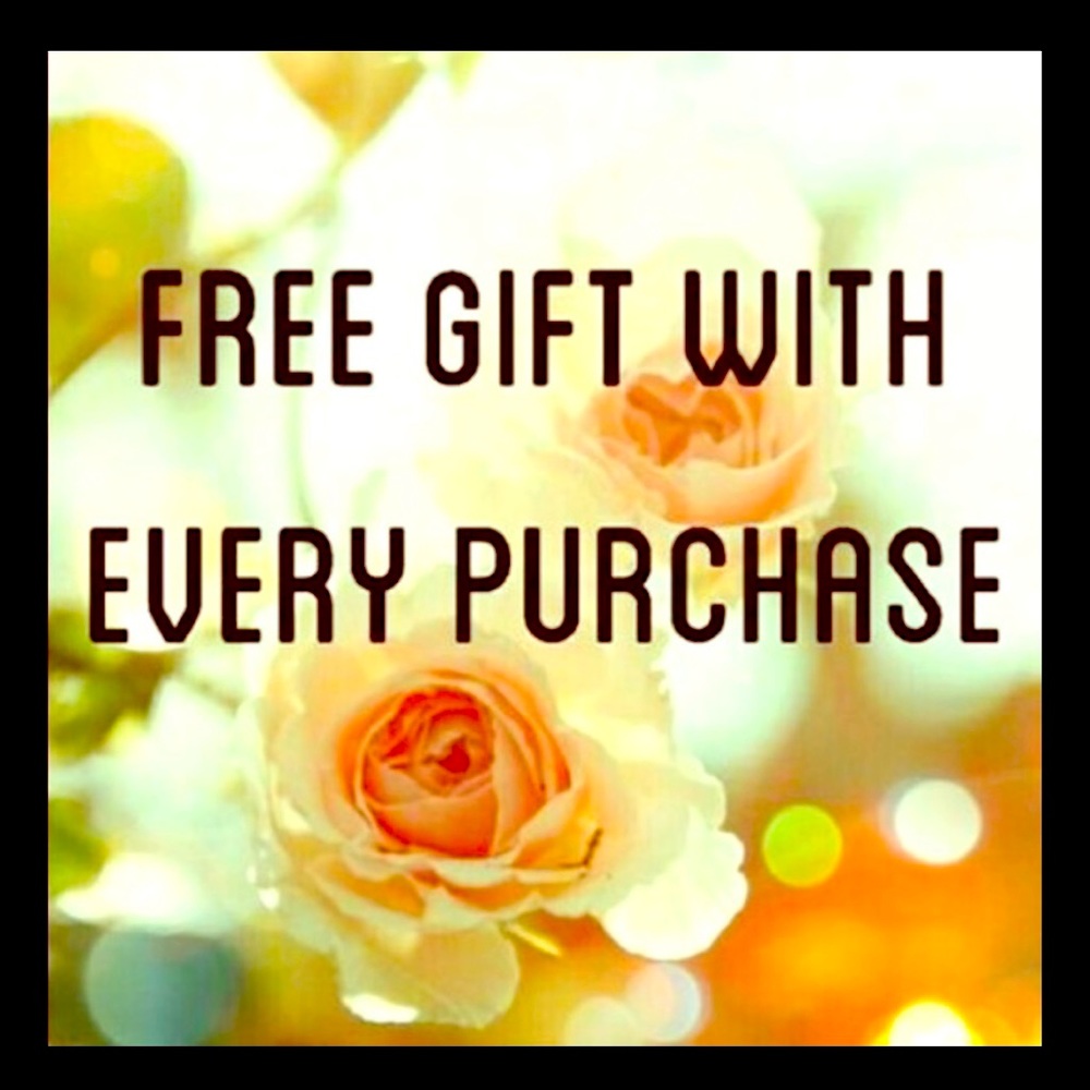 💜💛 Free gift with every purchase 💛💜